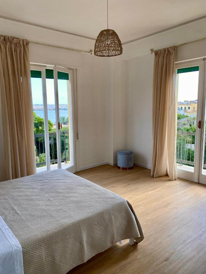 Chez Lina - Appartamento Marina Трапани Екстериор снимка